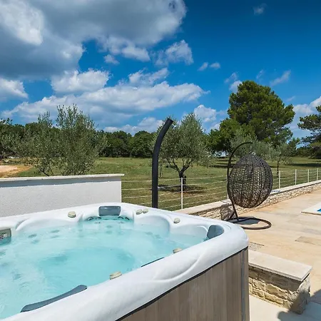 펜션 Emanuel 풀라