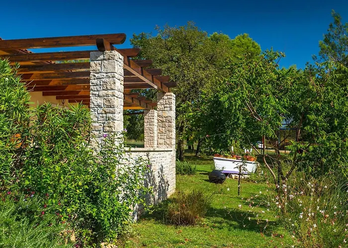 Vakantiehuis Emanuel Pula