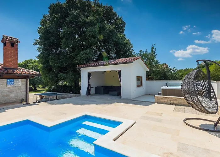 Vakantiehuis Emanuel Pula